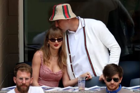 How Taylor Swift Met Travis Kelce